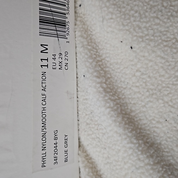 Calvin Klein Sneakers.BRAND NEW IN ORIGINAL BOX!!!! - Picture 7 of 7